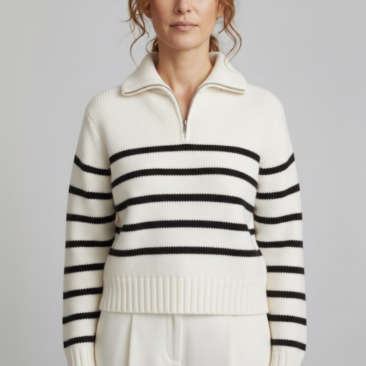 Damska dopasowana półgolfowa krótkosuwakowa bluza