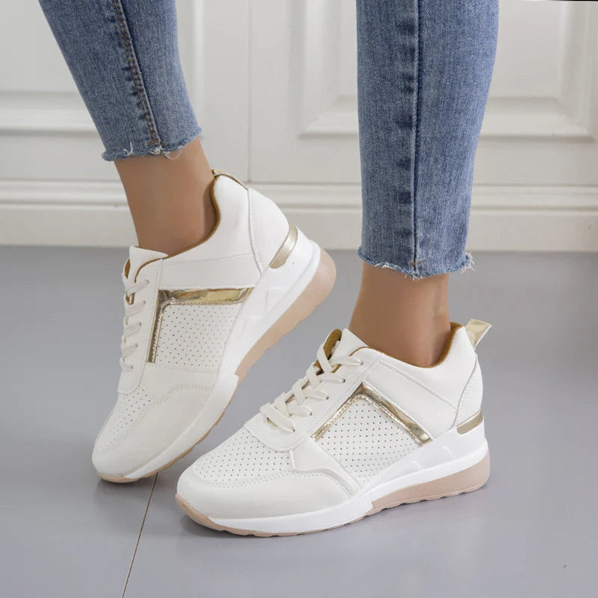 women's low profile everyday sneakers in white