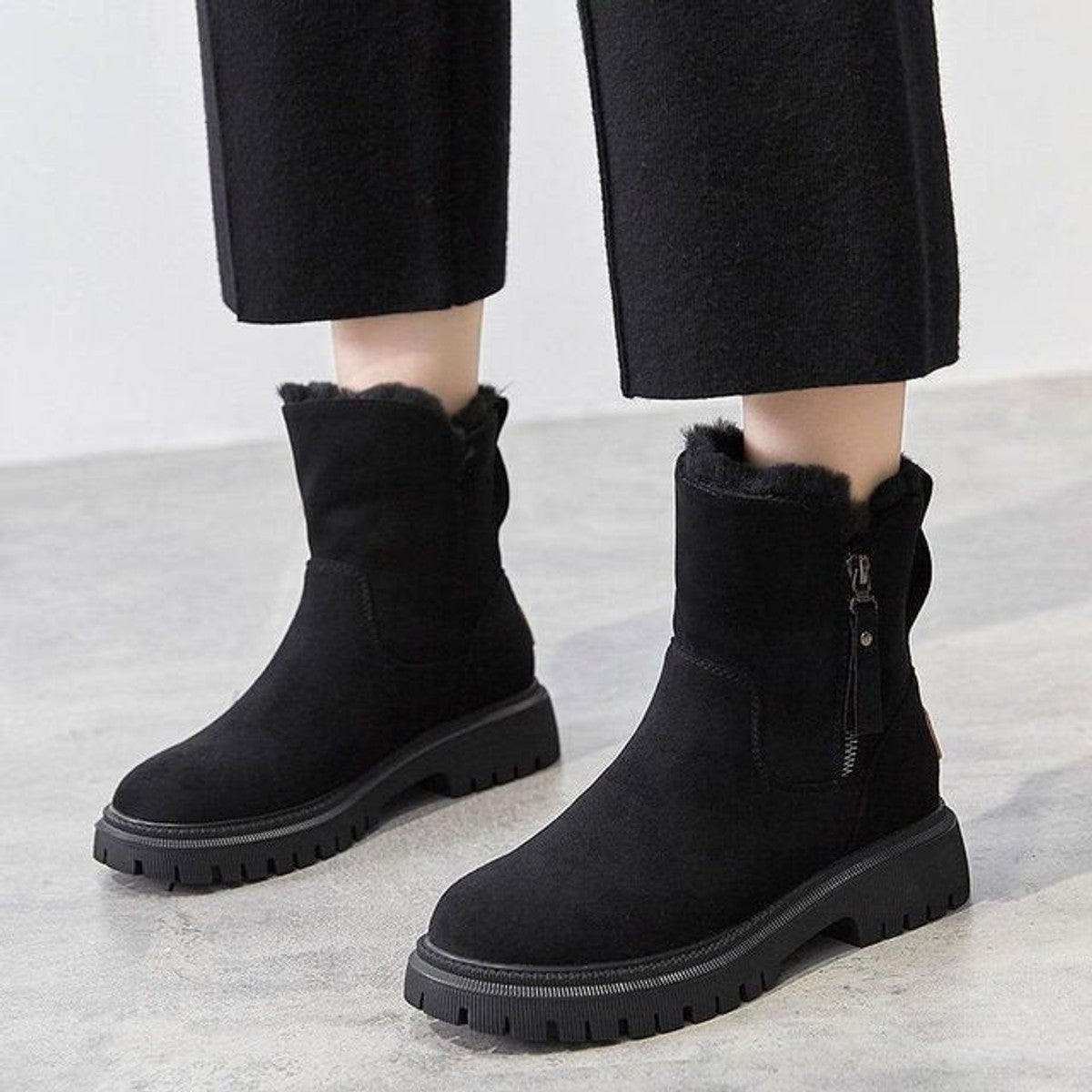 women's warm fur-lined winter boots in black
