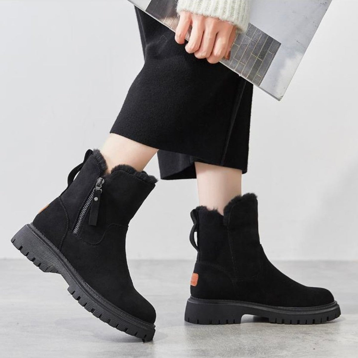 women's warm fur-lined winter boots in black